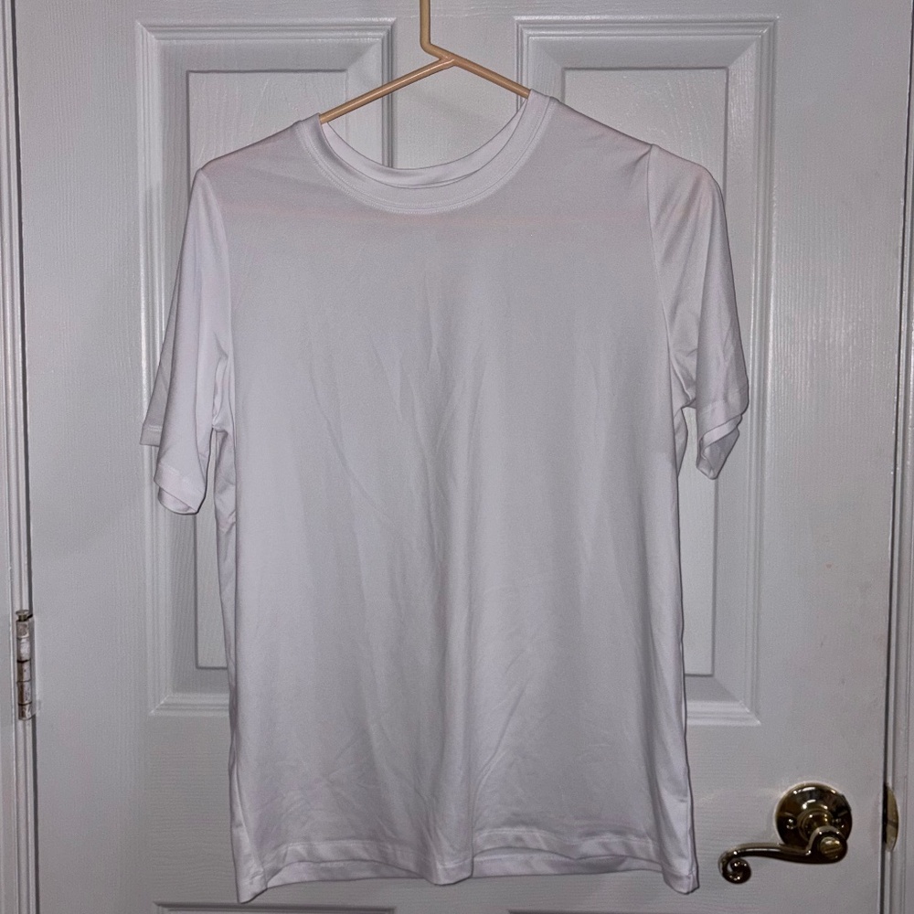 🤍 Fabletics White Performance Tee | Size S